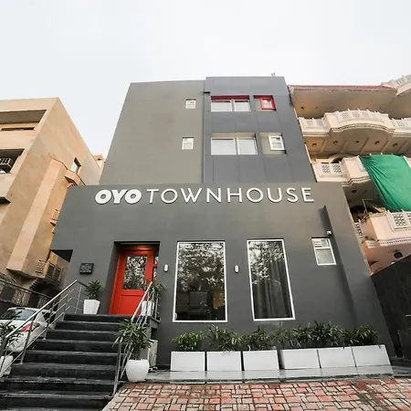 Oyo Townhouse 082 Chander Nagar Janakpuri